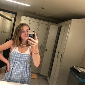 Meet your Posher, Hollis